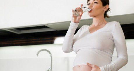Антибактериальная терапия во время беременности повышает риск развития астмы у детей