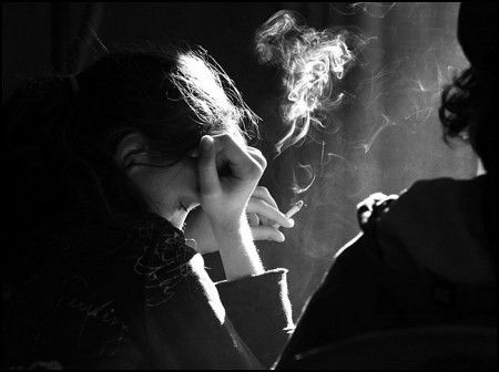 Пассивное курение вредит здоровью женщины