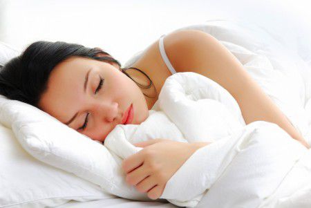 Женщина должна спать в среднем на 20 минут дольше мужчины
